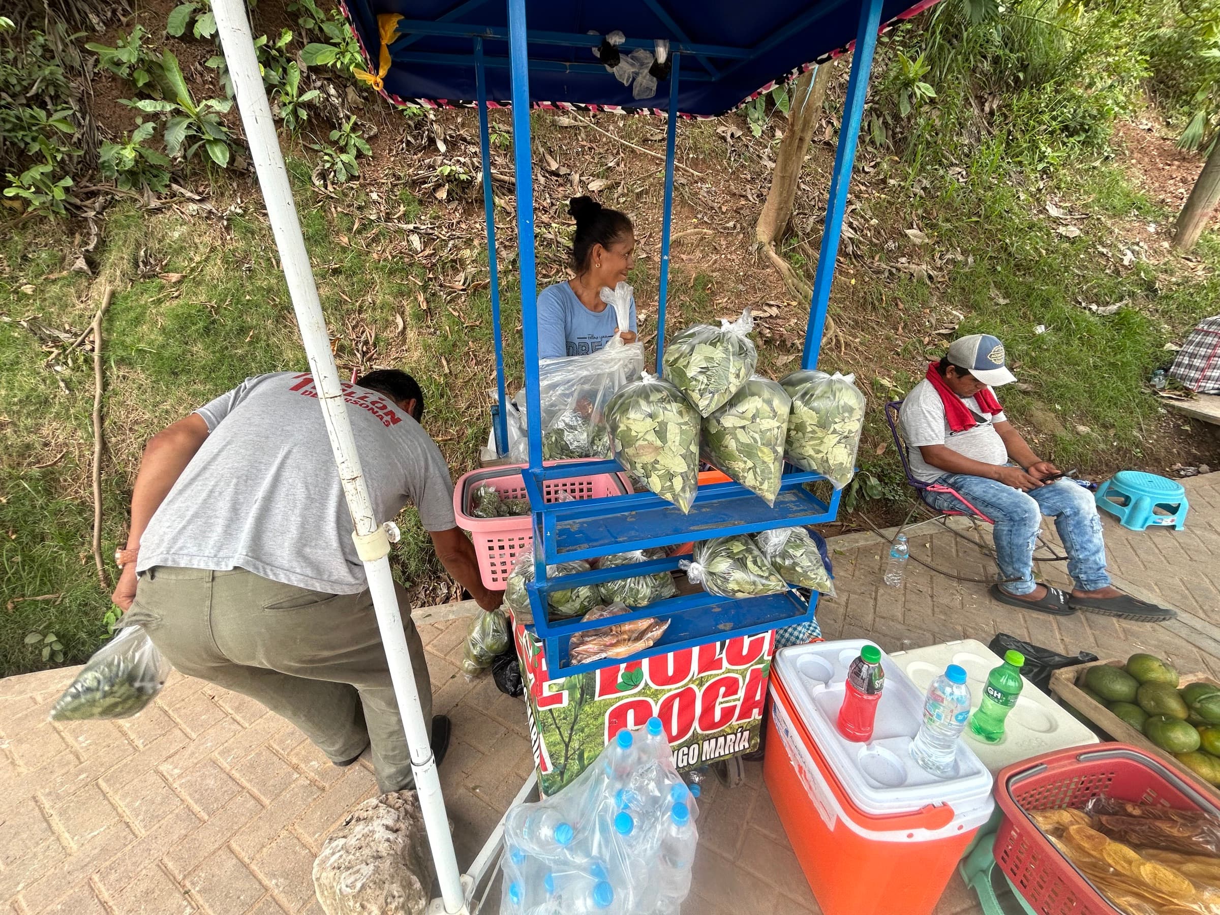 Postój na drodze przez Andy do Huaraz.