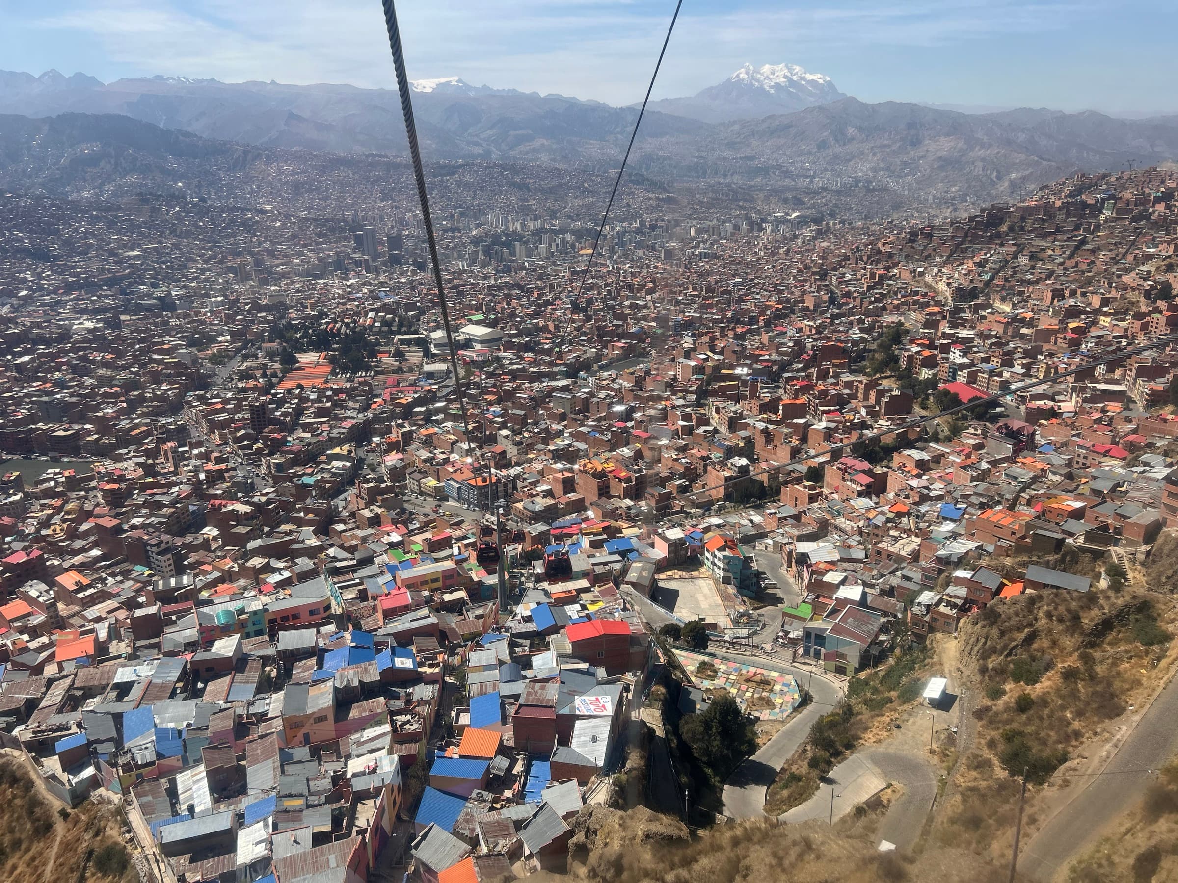 Teleférico nad La Paz, z Illimani w tle.